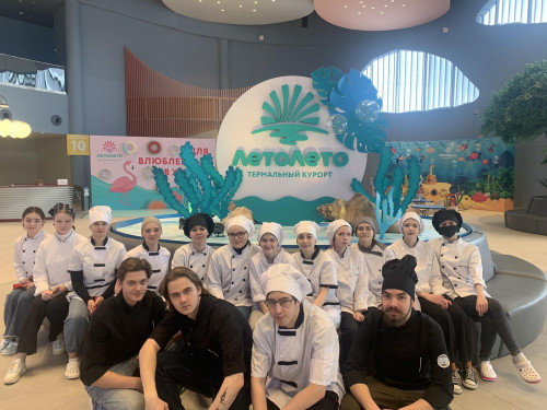 побывали на экскурсии в ООО «Аквапарк» ресторан «Август»