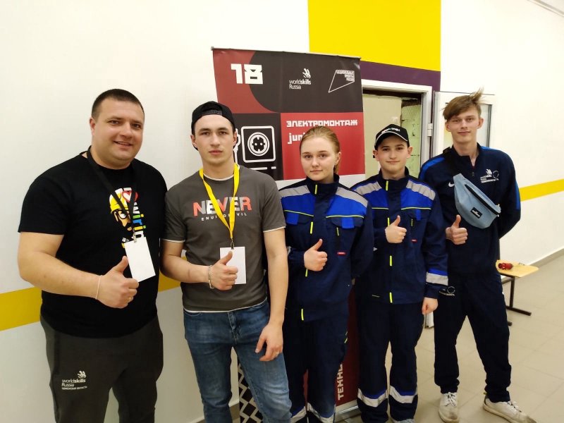 Медведев Денис, Сырчикова Дарья - медальон за профессионализм!!!