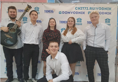 "СТРУНА, ЗВУЧАЩАЯ СТИХАМИ"