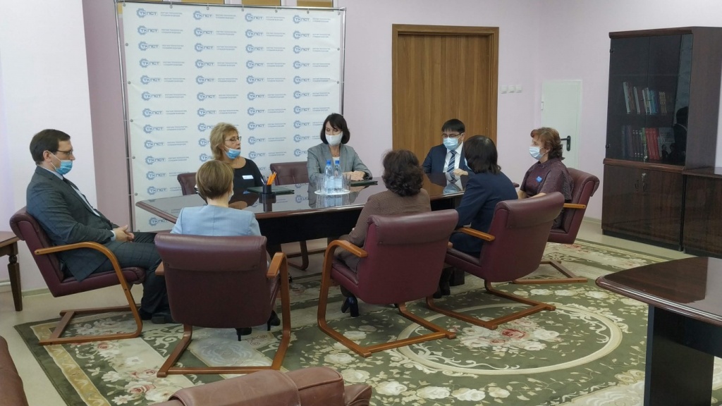 ВОПРОСЫ ОБСУДИЛИ.jpg